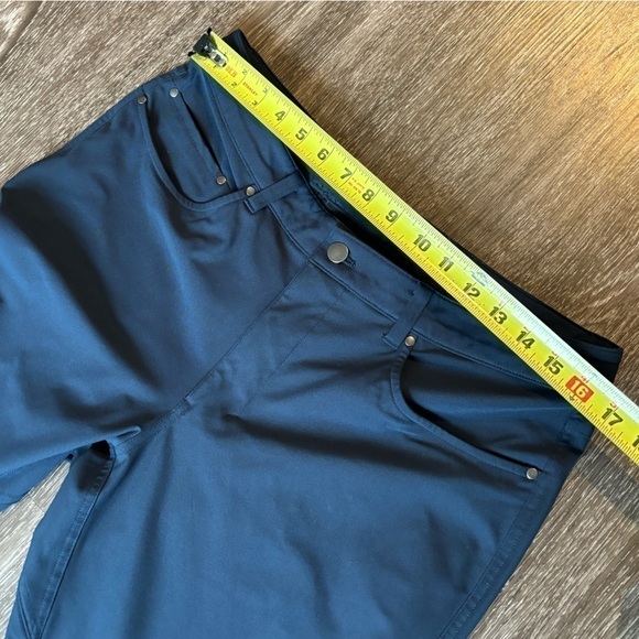 Lululemon men’s ABC pants in True Navy. Size 33 - Picture 7 of 16